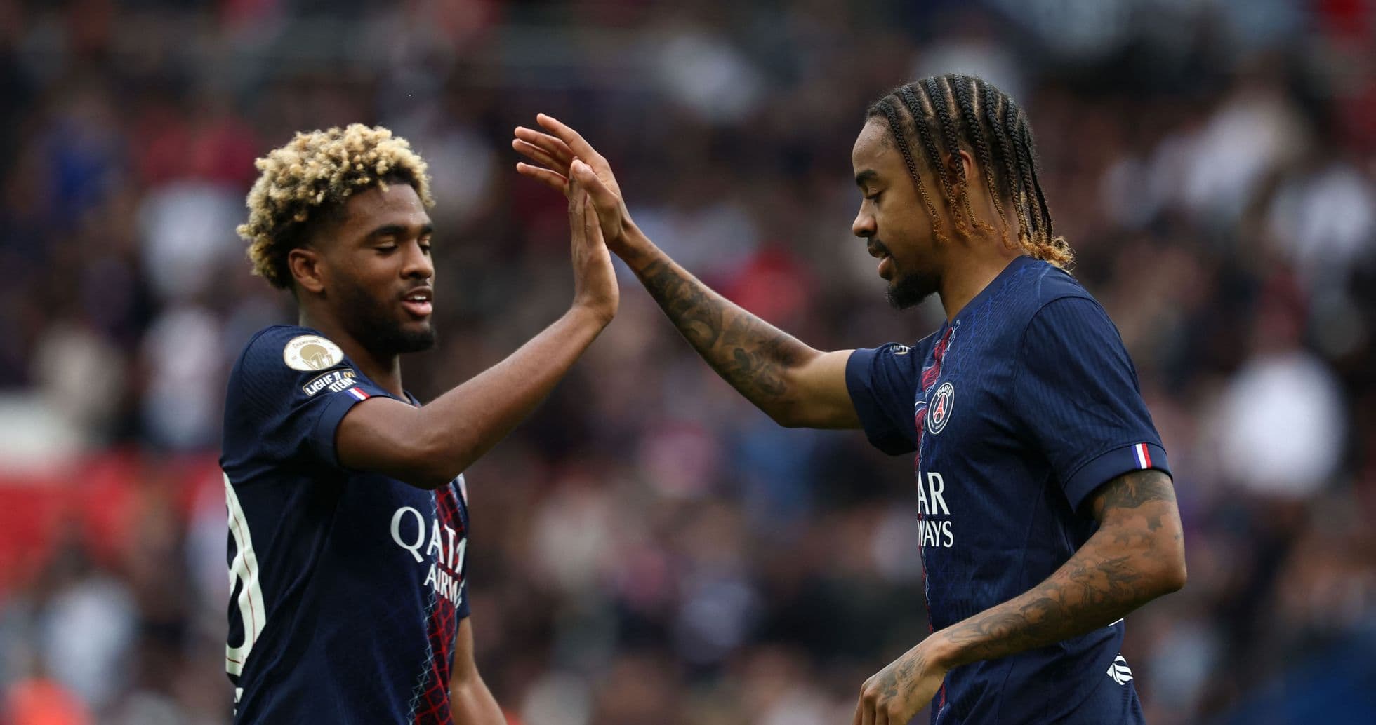 Liverpool avanza en fichajes: acuerdo con Mbaye y oferta mejorada por Barcola del PSG