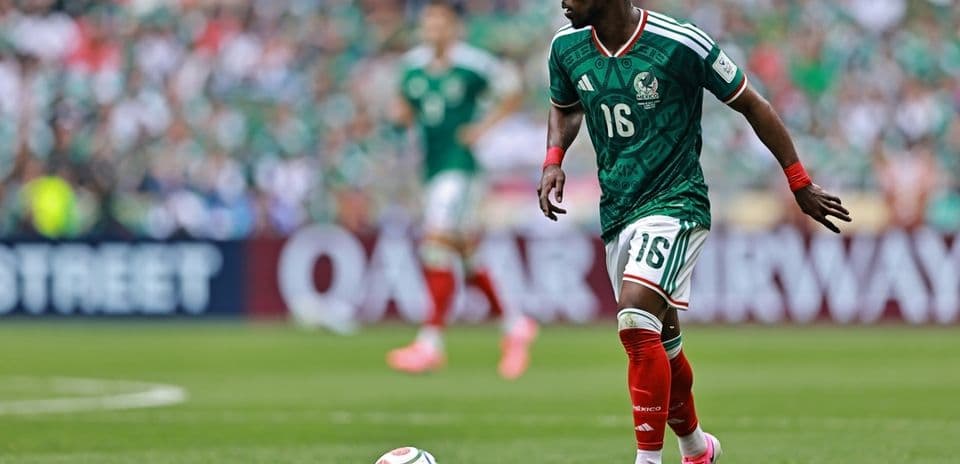 Dos jugadores mexicanos entre los mejores del Mundial 2026 tras la fase de grupos