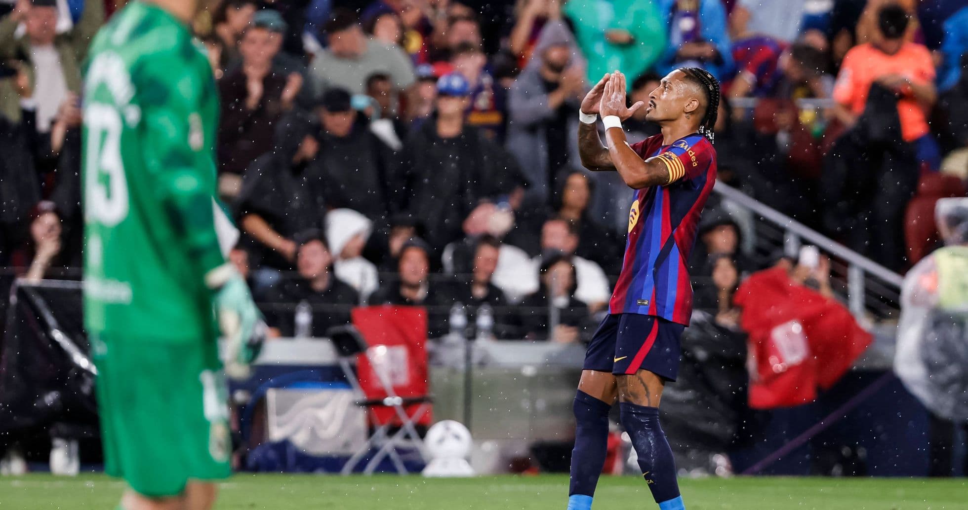 Raphinha deslumbra con un hat-trick y revela el secreto de la racha imparable del Barcelona