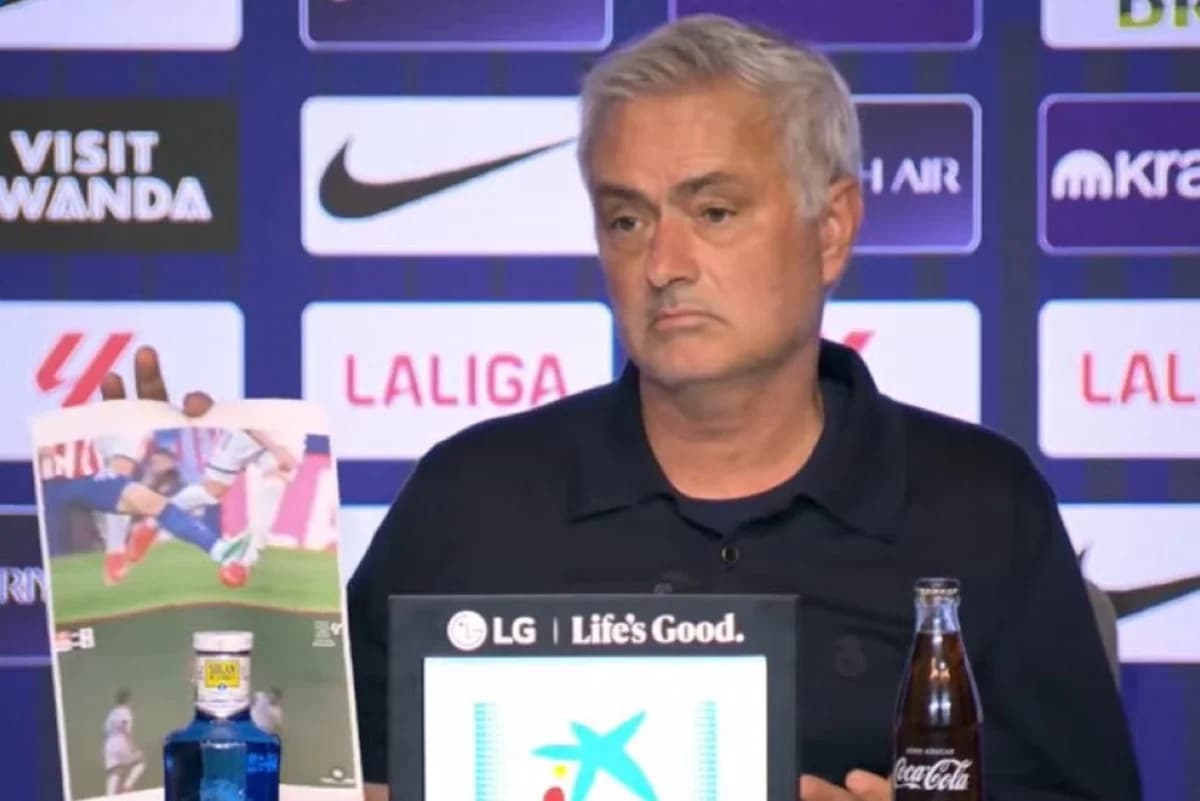 José Mourinho critica duramente tras la derrota en el derbi con imágenes impresas