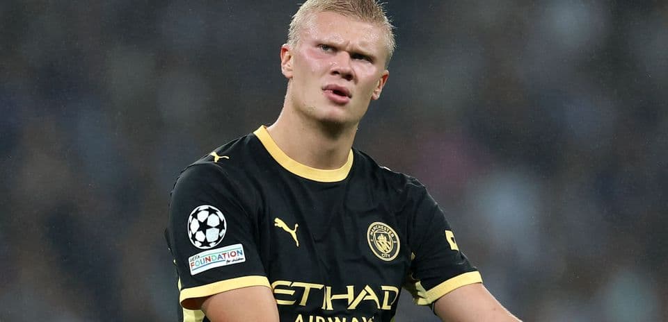 Erling Haaland celebra la resistencia del Manchester City tras igualar récord con doblete en Oporto