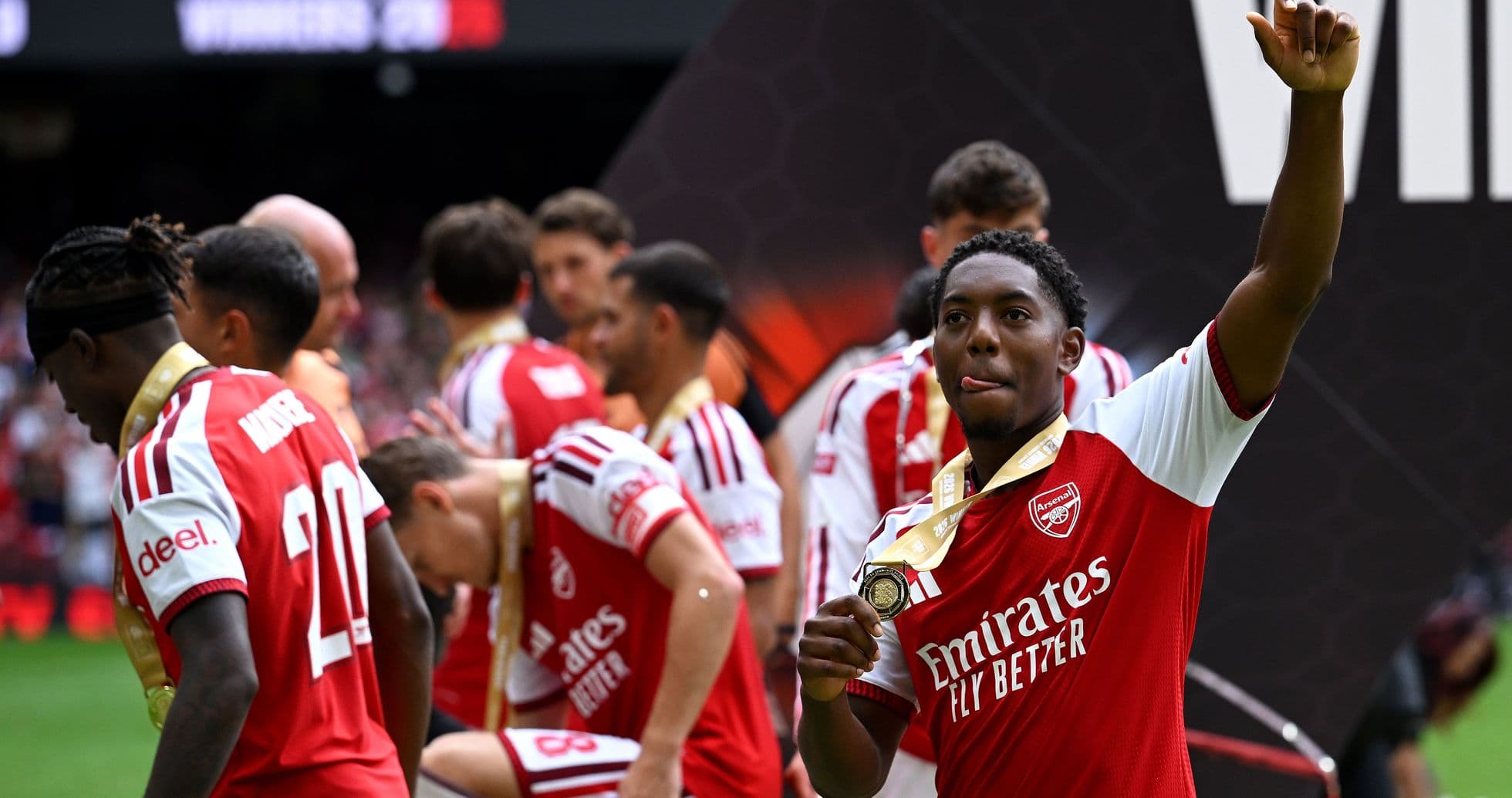 Alan Pardew asegura que Arsenal domina la Premier League tras ganar la Community Shield