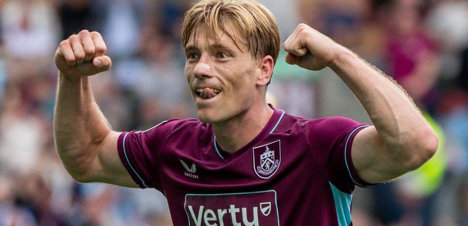 Ipswich ficha a Zian Flemming de Burnley por £20 millones en el último día de mercado