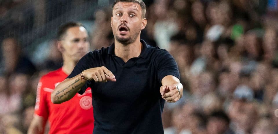 Martin Anselmi revela el audaz plan de Elche para enfrentar a Real Madrid