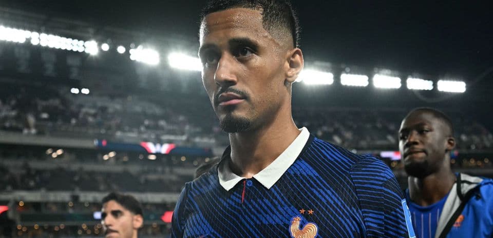 Didier Deschamps mantiene confianza en William Saliba a pesar de sus molestias en la espalda