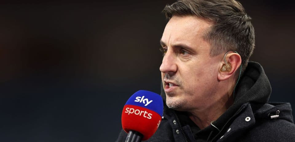 Gary Neville confía en que Arsenal recuperará el título de la Premier League gracias a su defensa superior