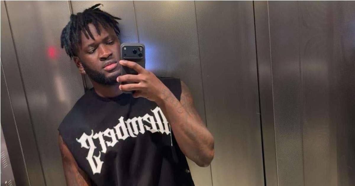 Victor Boniface sorprende al revelar los lujosos autos valorados en ₦800 millones de Taiwo Awoniyi