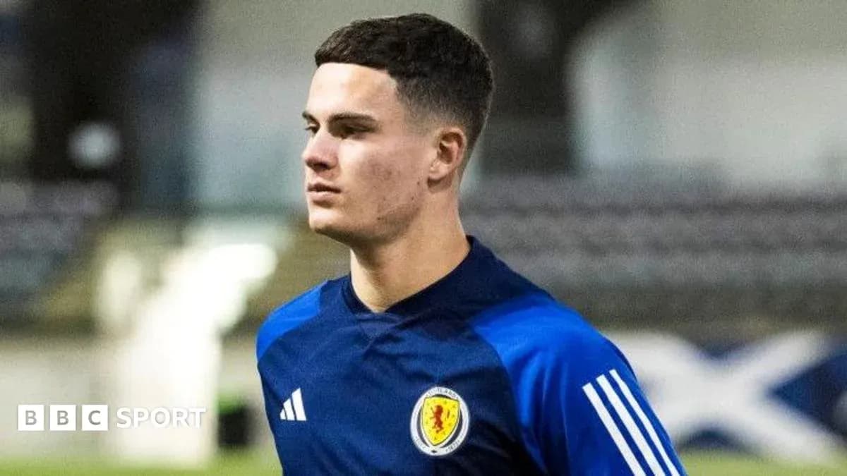 Jugador con camiseta de Escocia durante el entrenamiento Jugador con camiseta de Escocia durante el entrenamiento