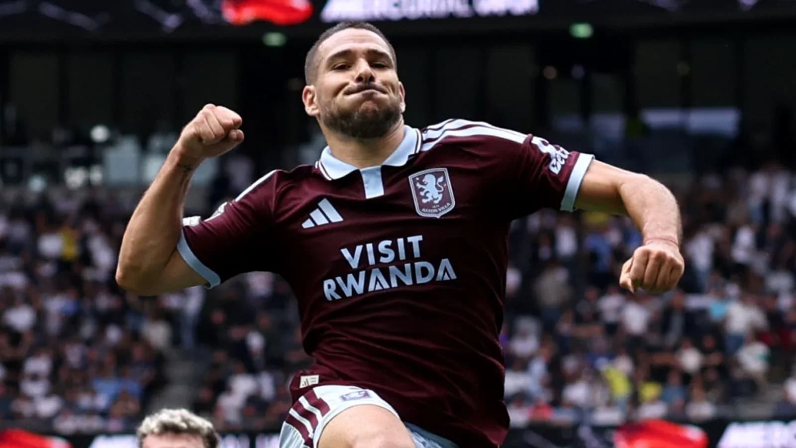 Jugador de Aston Villa celebrando un gol Jugador de Aston Villa celebrando un gol