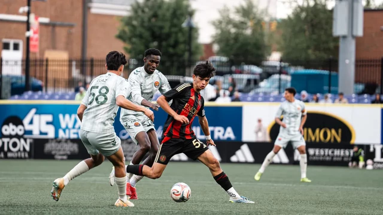 Jugando en el partido Columbus Crew II contra Atlanta United II Jugando en el partido Columbus Crew II contra Atlanta United II