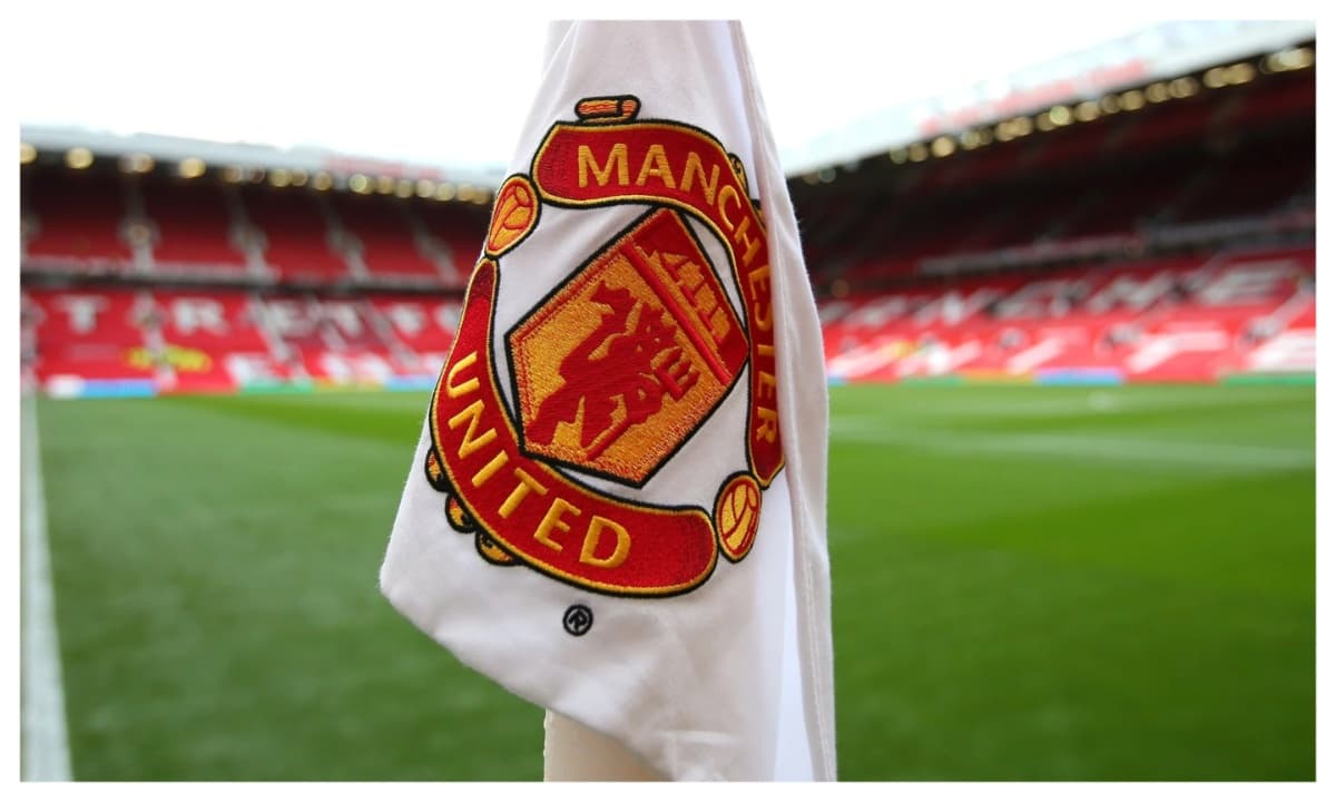 Bandera de esquina con logo de Manchester United Bandera de esquina con logo de Manchester United