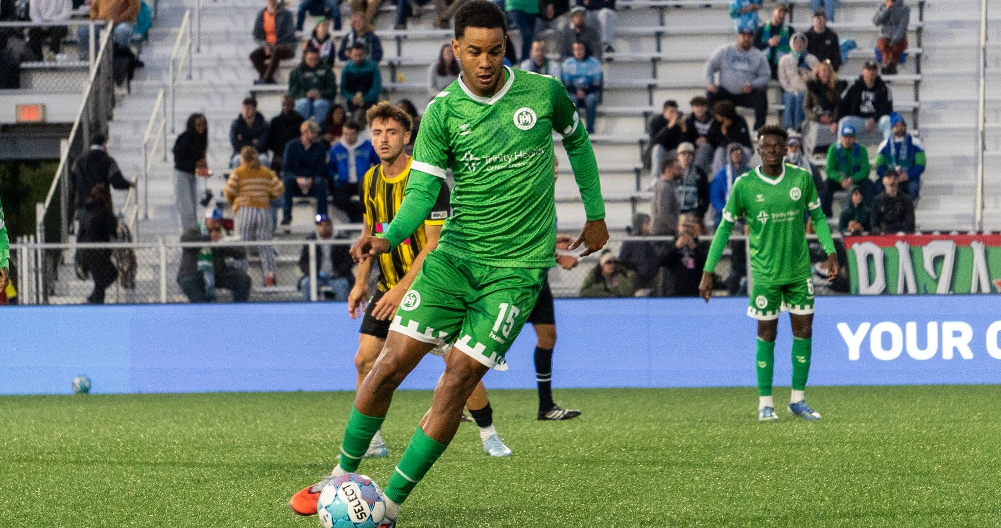 Jugador del Hartford Athletic preparando un tiro Jugador del Hartford Athletic preparando un tiro