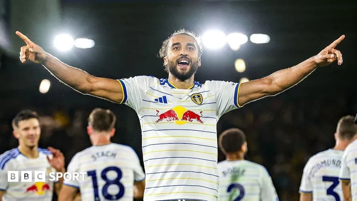 Jugador de Leeds United celebrando un gol Jugador de Leeds United celebrando un gol