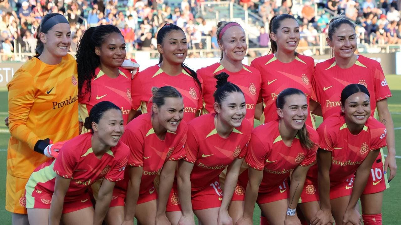 Equipo de Portland Thorns W posando para la foto Equipo de Portland Thorns W posando para la foto