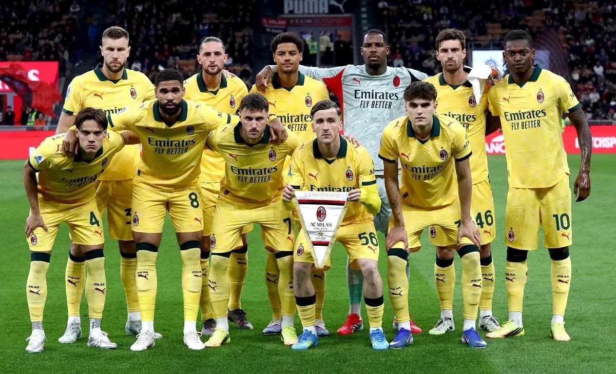 Equipo de AC Milan posando para la foto Equipo de AC Milan posando para la foto