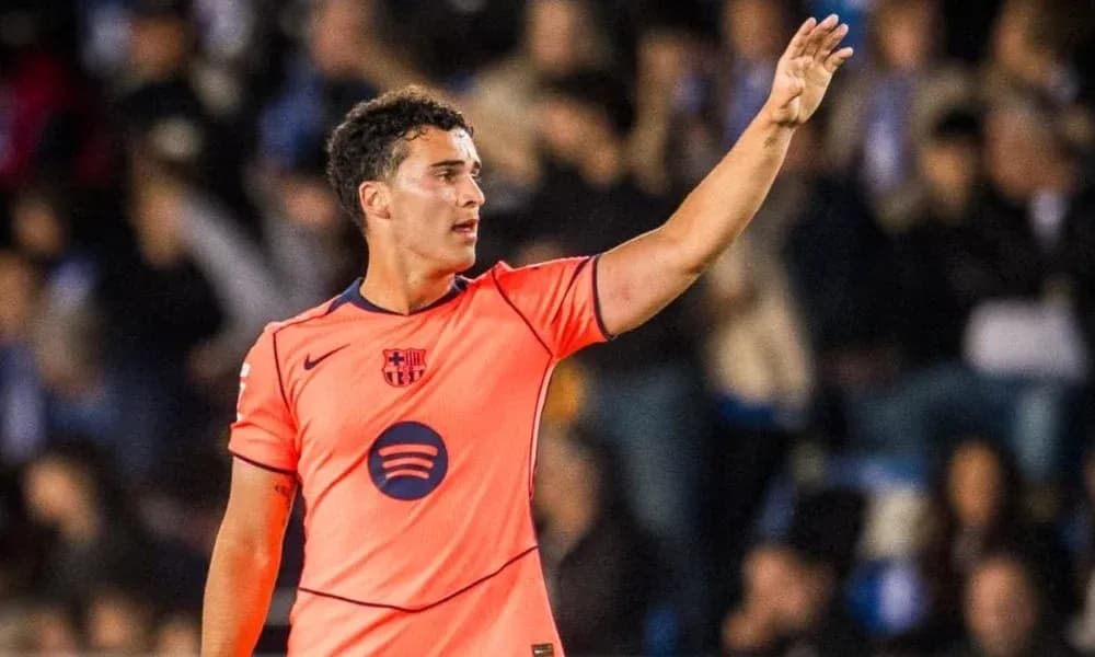 Jugador del Barcelona señalando durante un partido Jugador del Barcelona señalando durante un partido