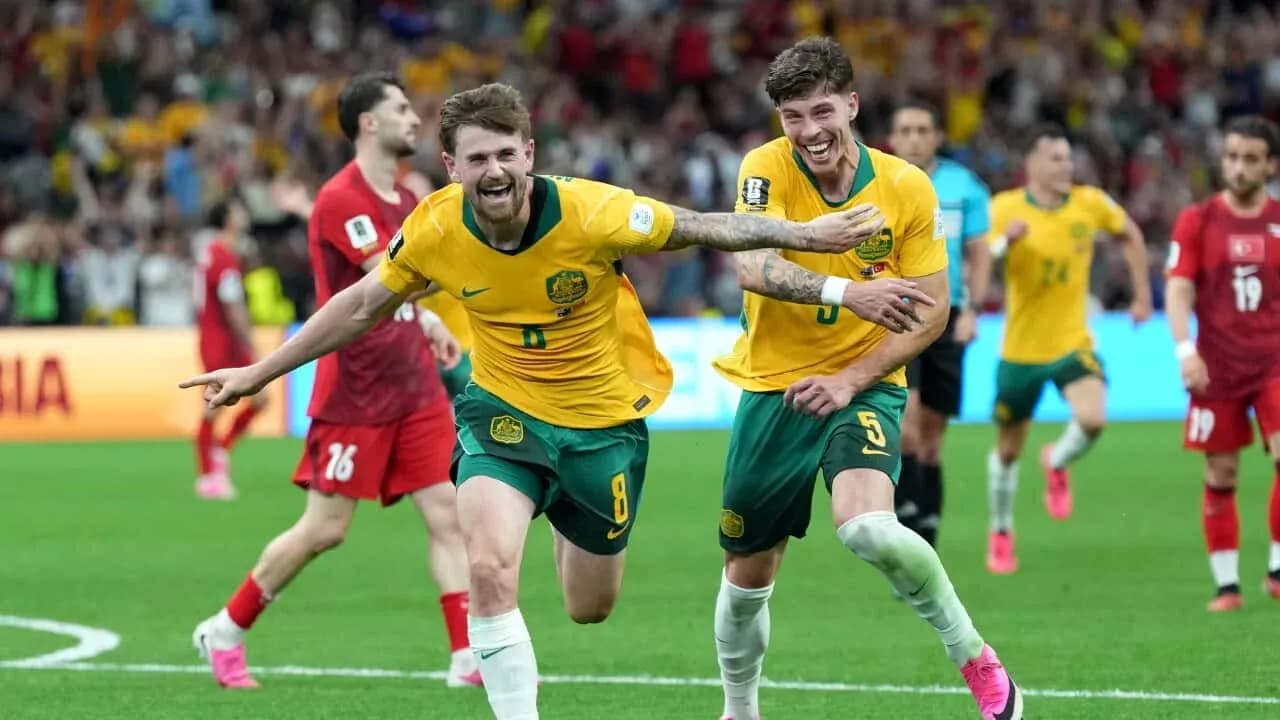 Dos jugadores australianos celebrando un gol Dos jugadores australianos celebrando un gol
