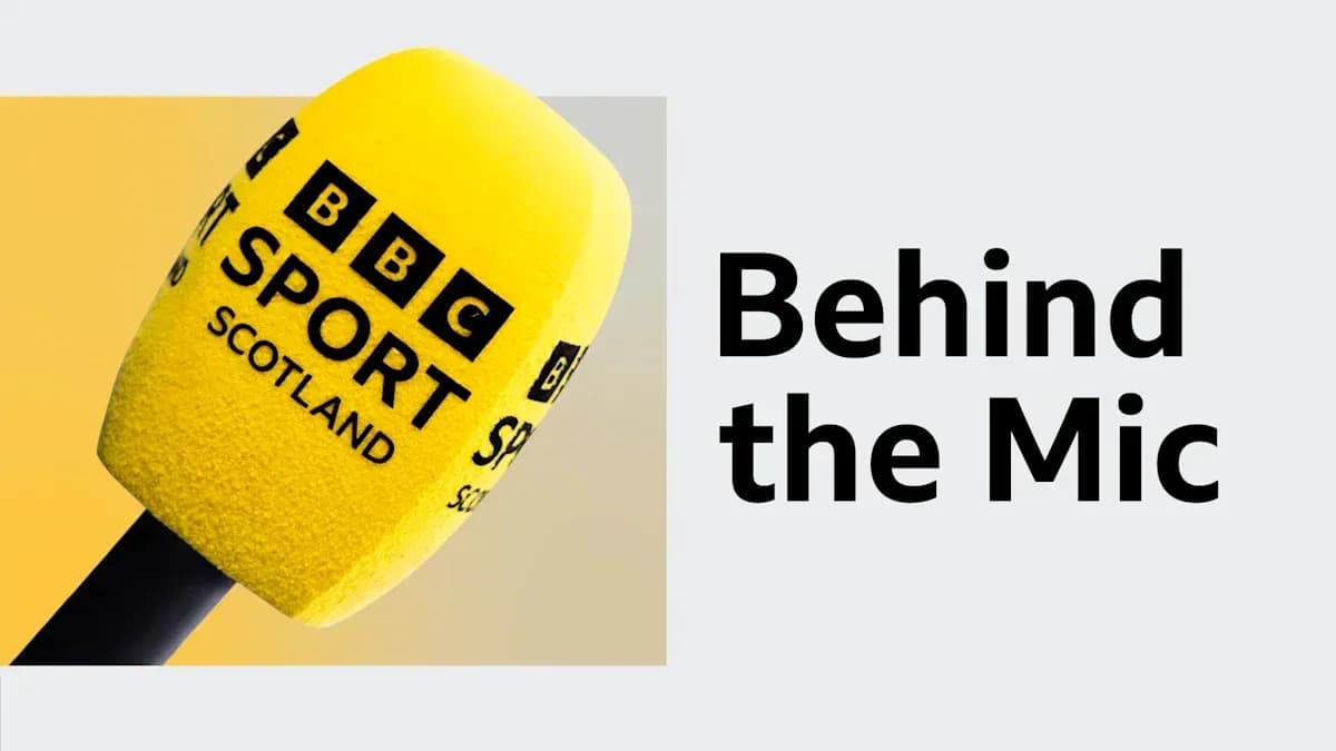 Micrófono amarillo de BBC Sport Scotland en fondo claro Micrófono amarillo de BBC Sport Scotland en fondo claro
