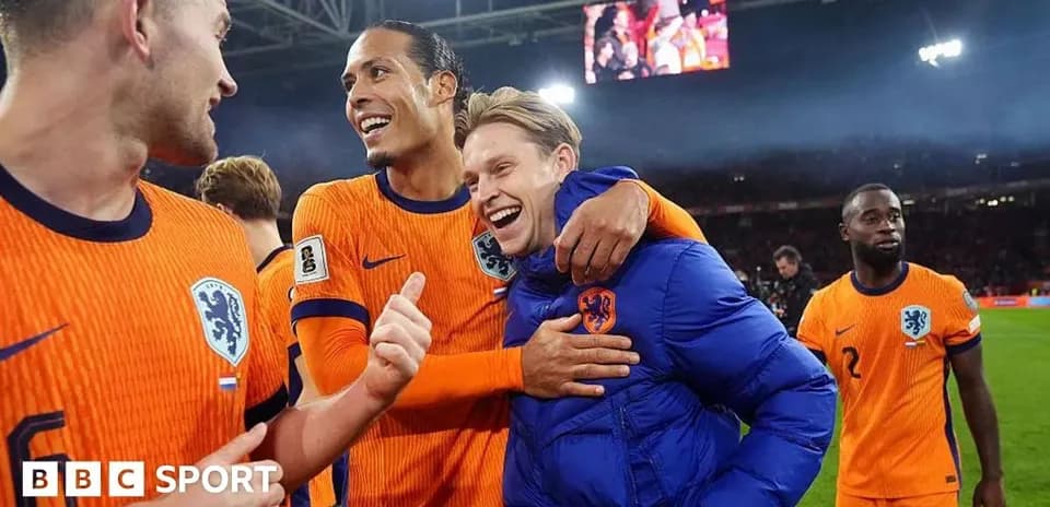 Jugadores de Países Bajos celebrando en el campo Jugadores de Países Bajos celebrando en el campo