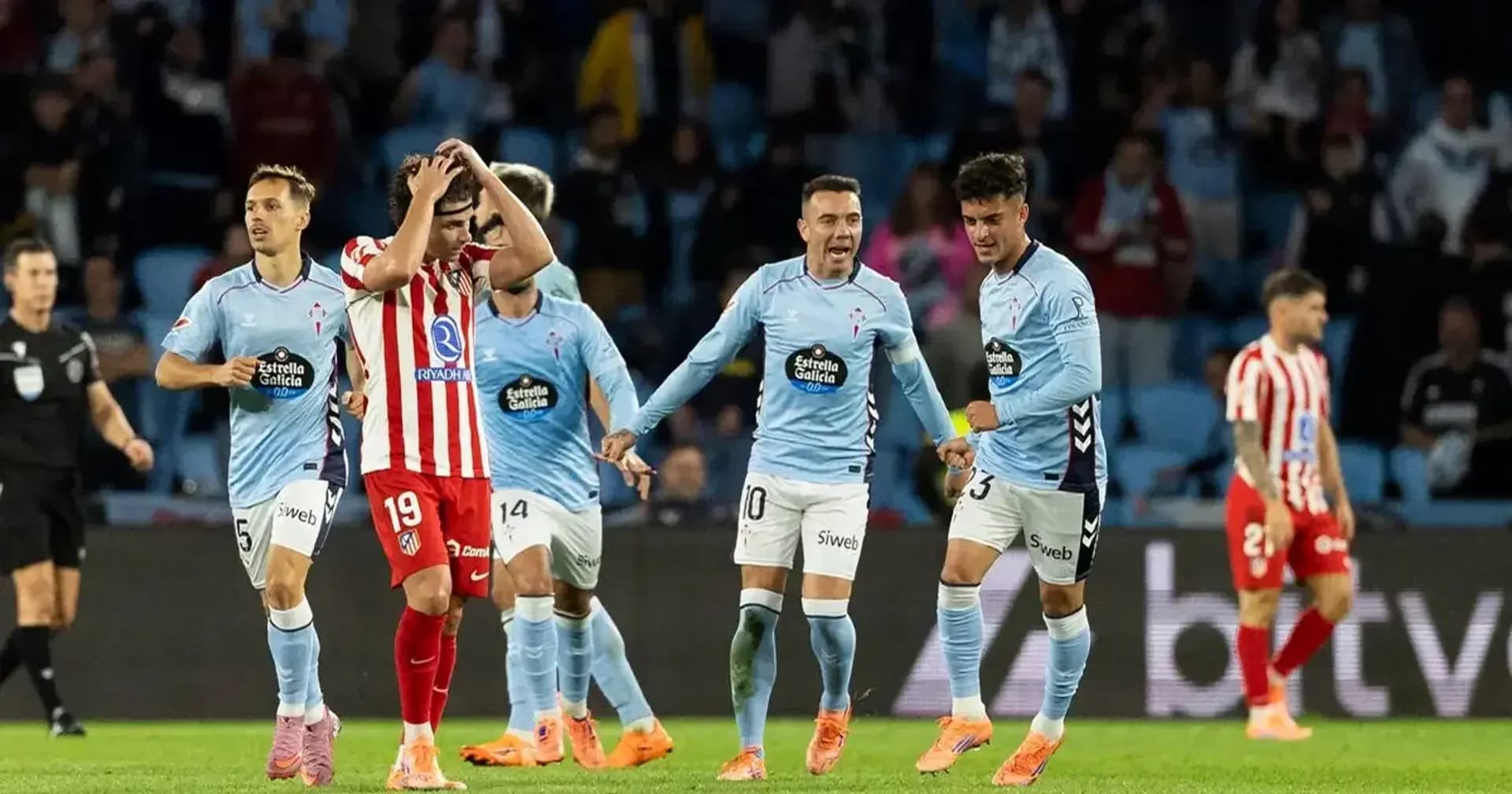 Jugadores de Celta Vigo celebrando un gol Jugadores de Celta Vigo celebrando un gol