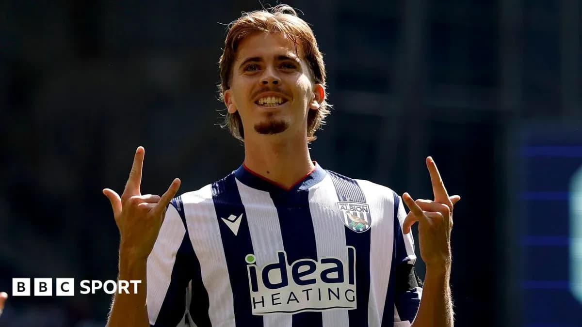 Jugador de West Bromwich Albion celebrando un gol Jugador de West Bromwich Albion celebrando un gol
