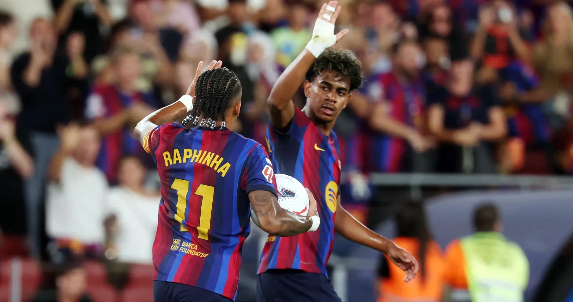 Jugadores del FC Barcelona celebrando un gol Jugadores del FC Barcelona celebrando un gol