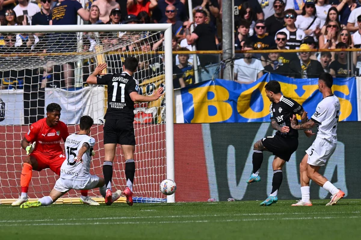 Gol de Como en partido contra Parma Gol de Como en partido contra Parma
