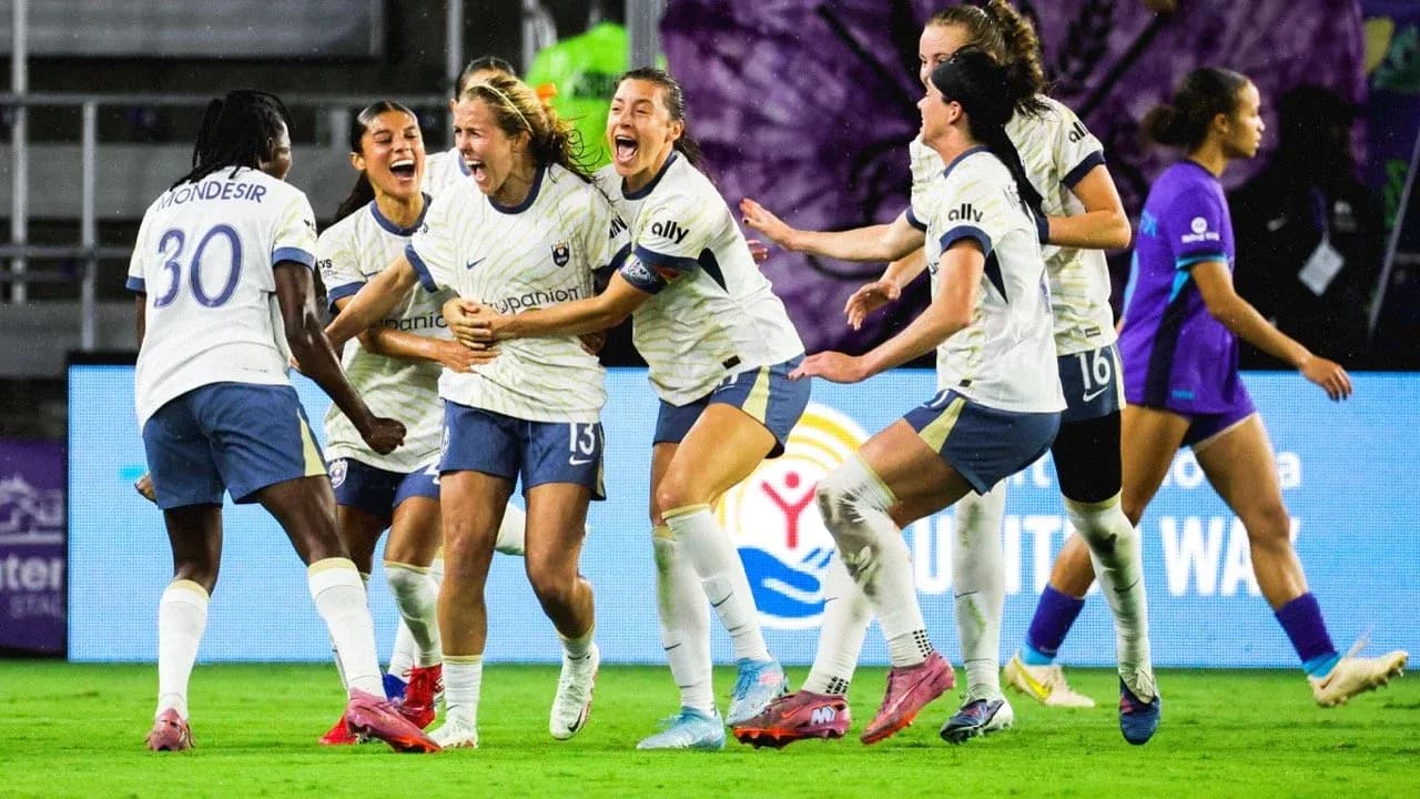 Jugadoras celebrando un gol del Washington Spirit Jugadoras celebrando un gol del Washington Spirit
