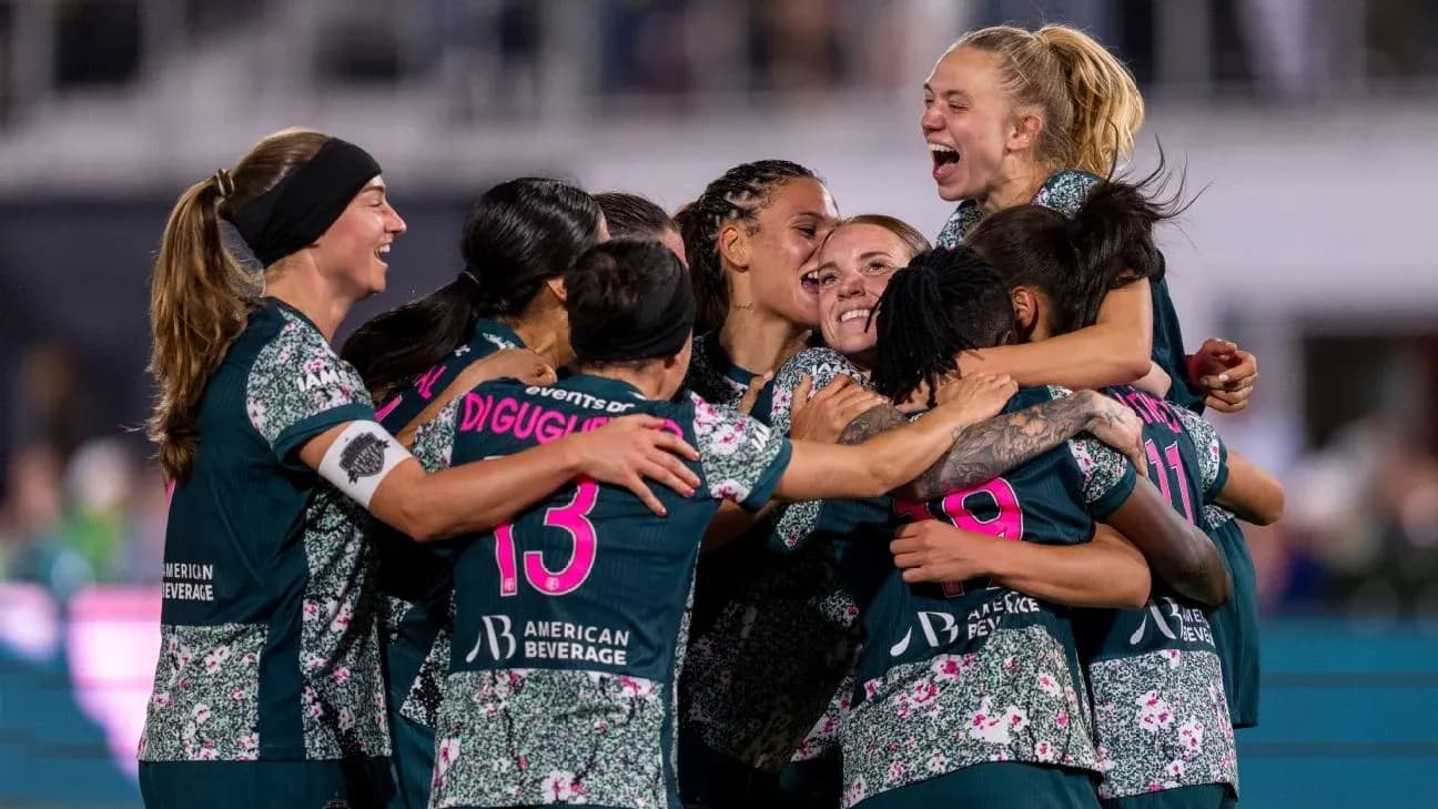 Jugadoras del San Diego Wave celebrando un gol Jugadoras del San Diego Wave celebrando un gol