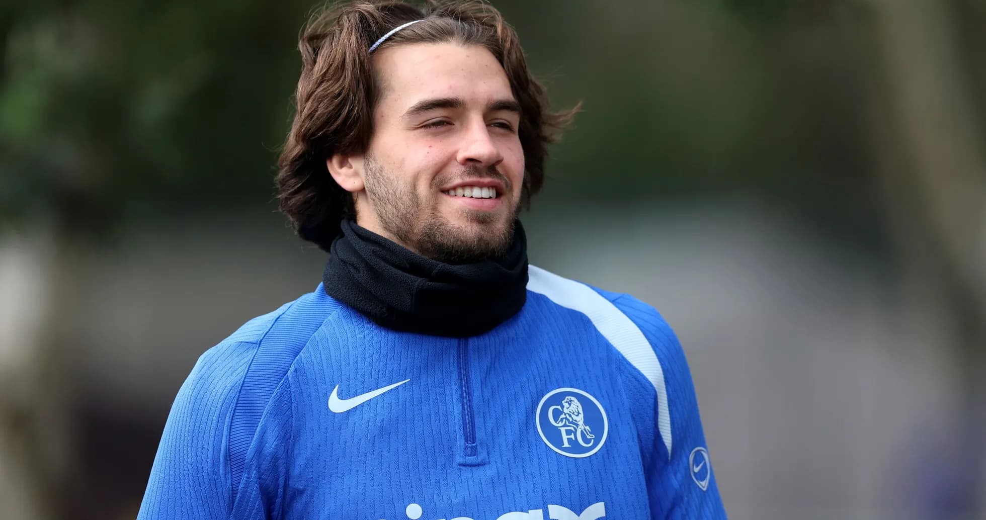 Jugador sonriente durante entrenamiento con Chelsea FC Jugador sonriente durante entrenamiento con Chelsea FC
