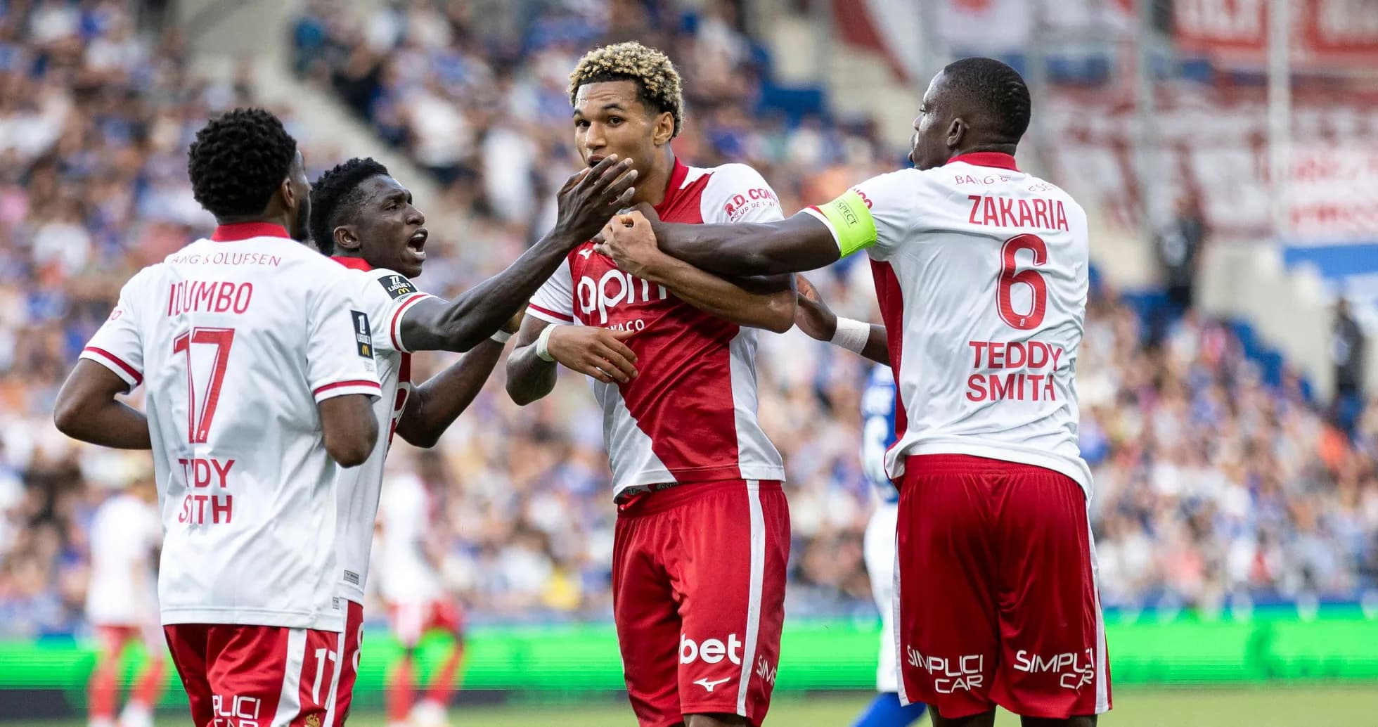 Jugadores de AS Monaco celebrando un gol en partido Jugadores de AS Monaco celebrando un gol en partido