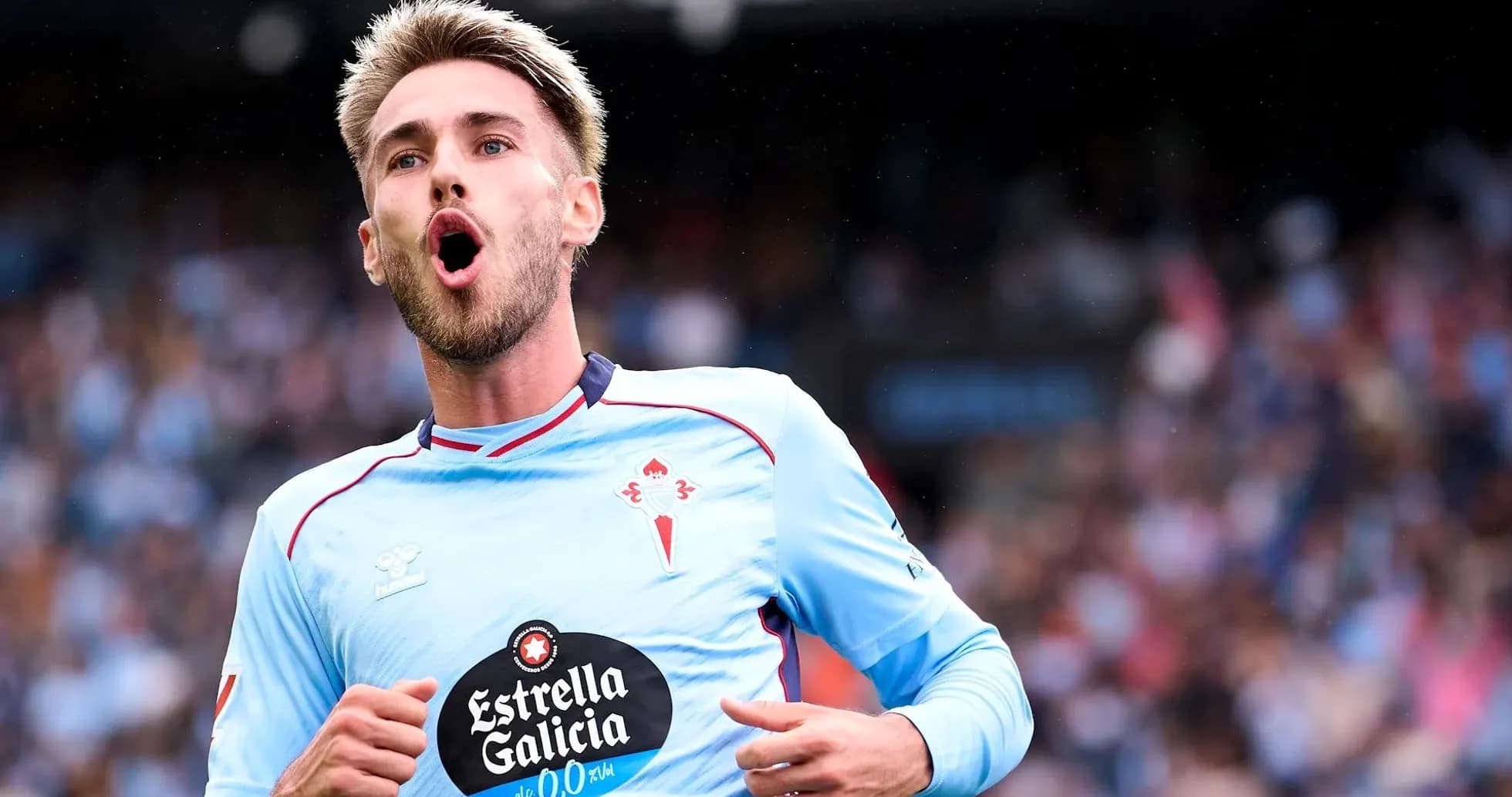 Jugador de Celta de Vigo celebrando un gol Jugador de Celta de Vigo celebrando un gol