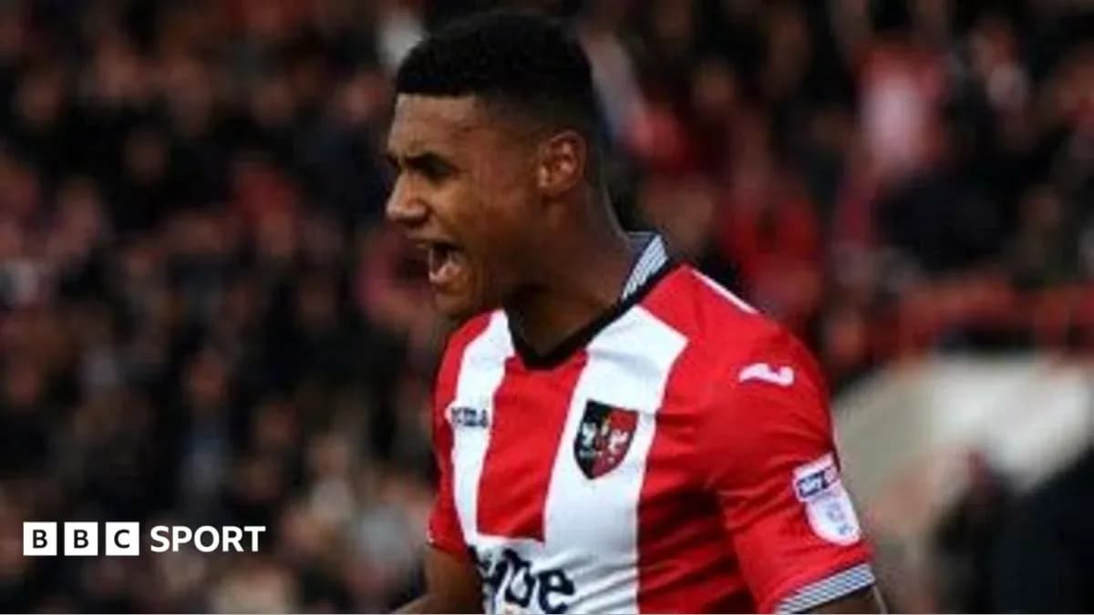 Jugador de Exeter City celebrando un gol Jugador de Exeter City celebrando un gol
