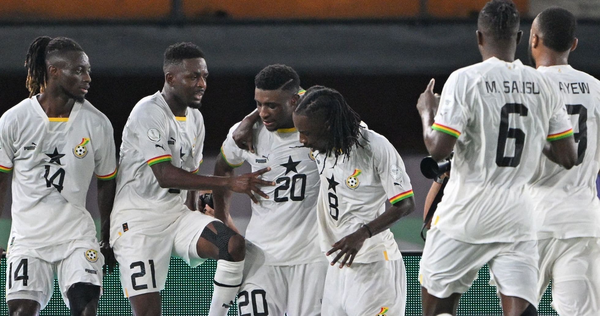 Jugadores de Ghana celebrando un gol en partido Jugadores de Ghana celebrando un gol en partido