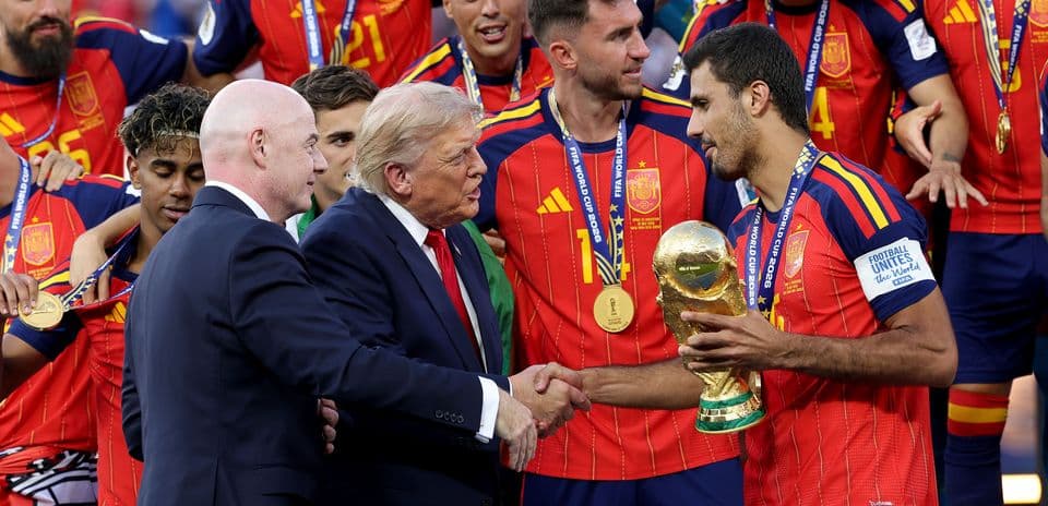 Mundial 2026: Entre el Brillo del Fútbol y la Sombra de la Controversia Mundial 2026: Entre el Brillo del Fútbol y la Sombra de la Controversia