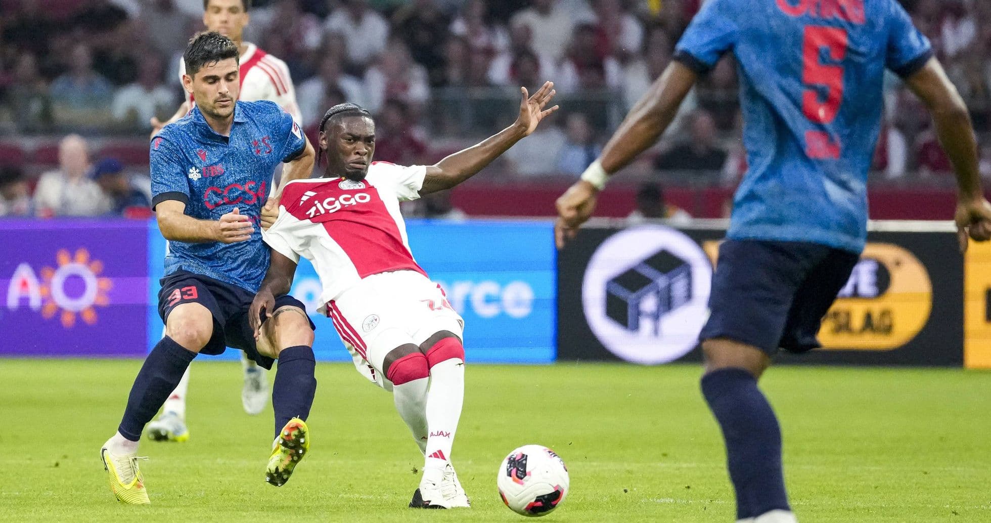 Rafael van der Vaart critica al defensor de Ajax Jorthy Mokio tras victoria en Conference League Rafael van der Vaart critica al defensor de Ajax Jorthy Mokio tras victoria en Conference League