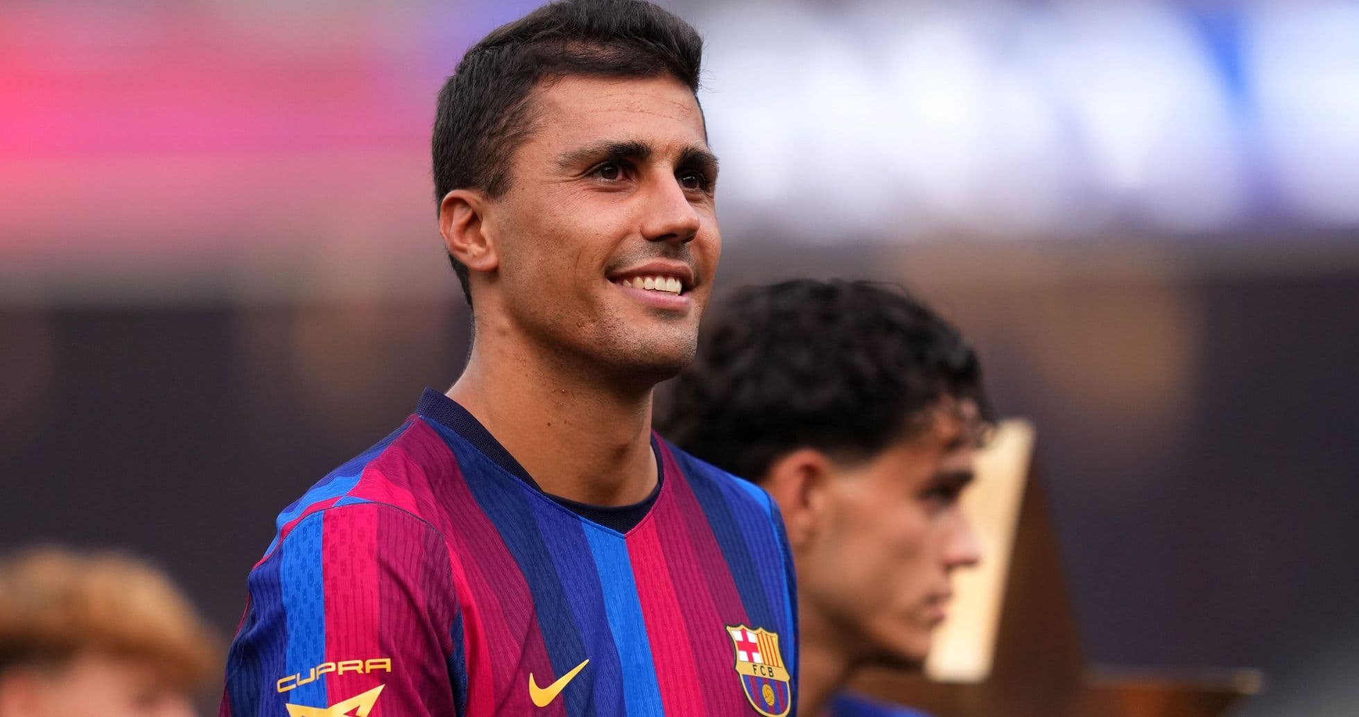 Hansi Flick anuncia el debut de Rodri en Barcelona frente al Athletic Club Hansi Flick anuncia el debut de Rodri en Barcelona frente al Athletic Club