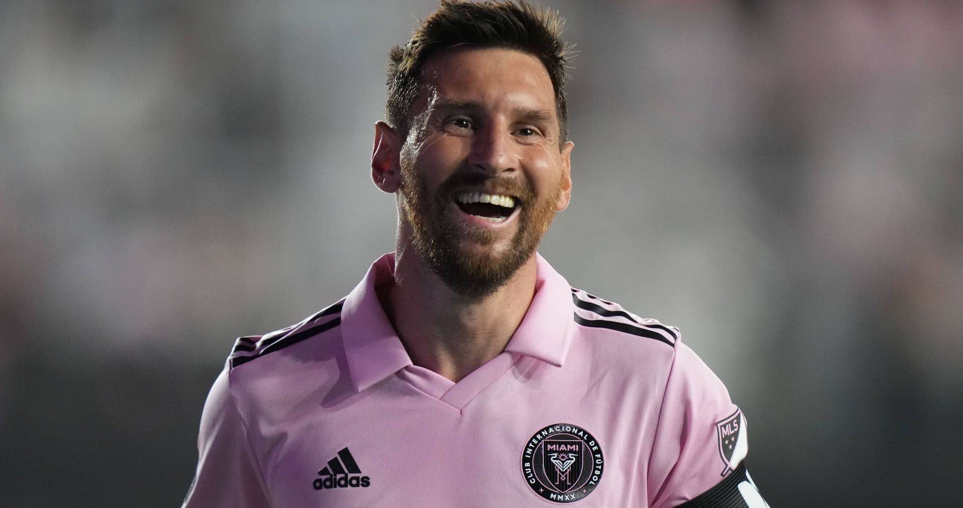 Lionel Messi avanza para adquirir el club español CD Eldense y ampliar su imperio empresarial Lionel Messi avanza para adquirir el club español CD Eldense y ampliar su imperio empresarial