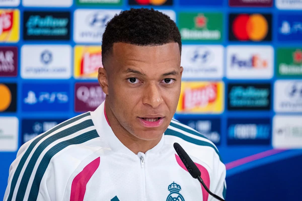 Kylian Mbappé reconoce la necesidad de mejorar en defensa y en el manejo del balón Kylian Mbappé reconoce la necesidad de mejorar en defensa y en el manejo del balón