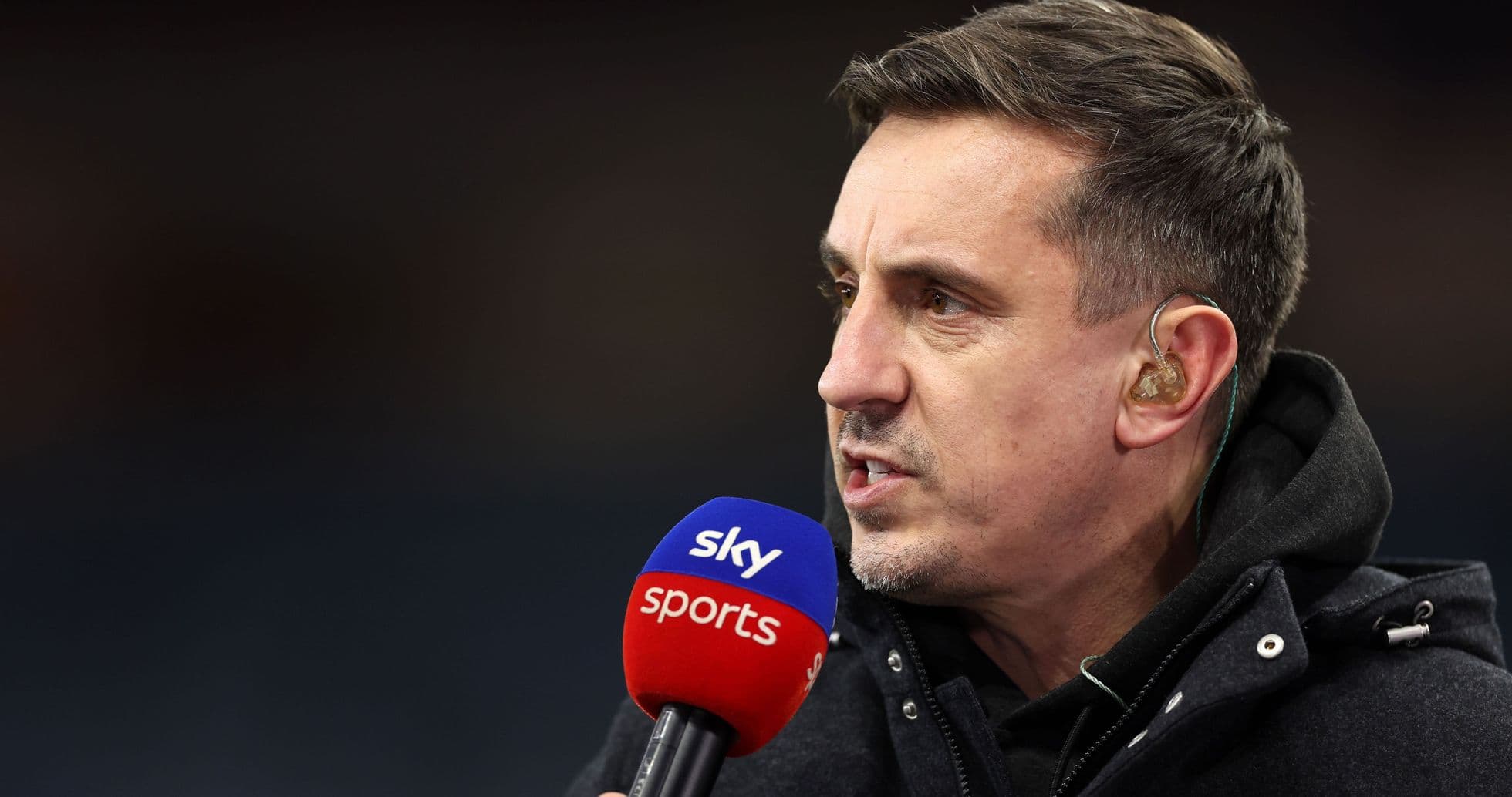 Gary Neville confía en que Arsenal recuperará el título de la Premier League gracias a su defensa superior Gary Neville confía en que Arsenal recuperará el título de la Premier League gracias a su defensa superior